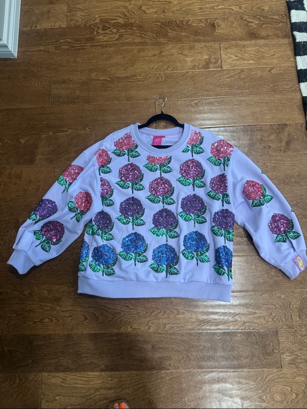 Queen of Sparkles NWOT Lavender Hydrangeas oversized sweatshirt